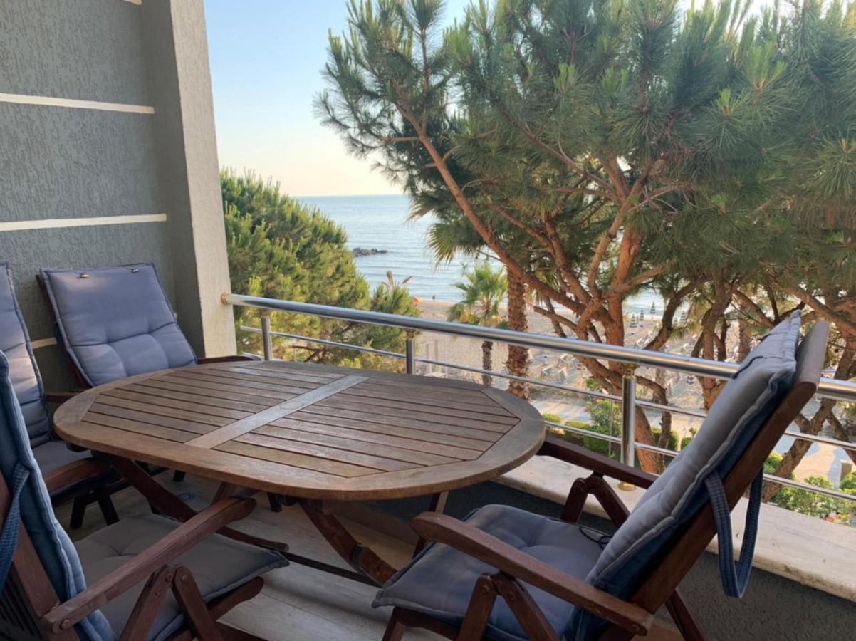 Mia'S Sea View Apartment 골렘 외부 사진