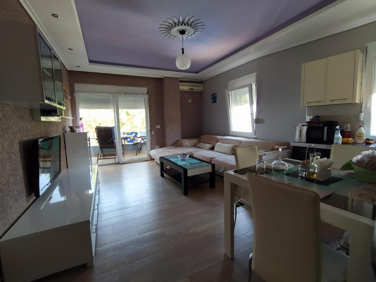Mia'S Sea View Apartment 골렘 외부 사진