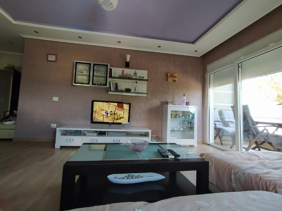 Mia'S Sea View Apartment 골렘 외부 사진