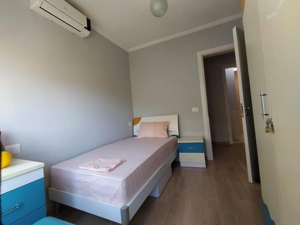 Mia'S Sea View Apartment 골렘 외부 사진
