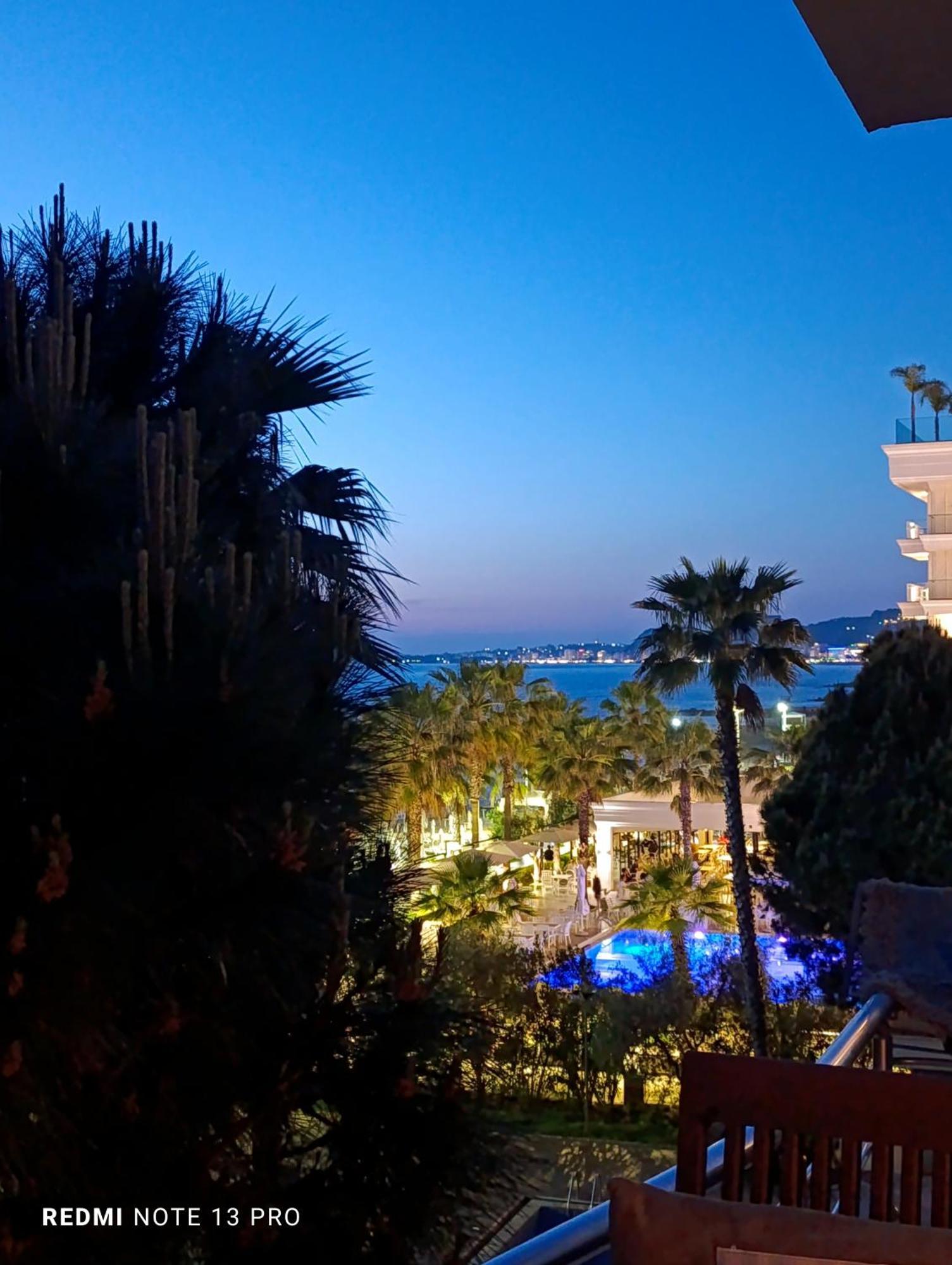 Mia'S Sea View Apartment 골렘 외부 사진